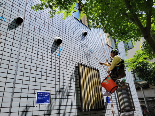 ロープアクセスによる外壁タイル打診調査工事