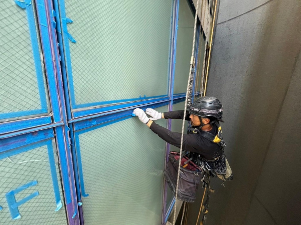 Wビル様サッシ廻り補修工事