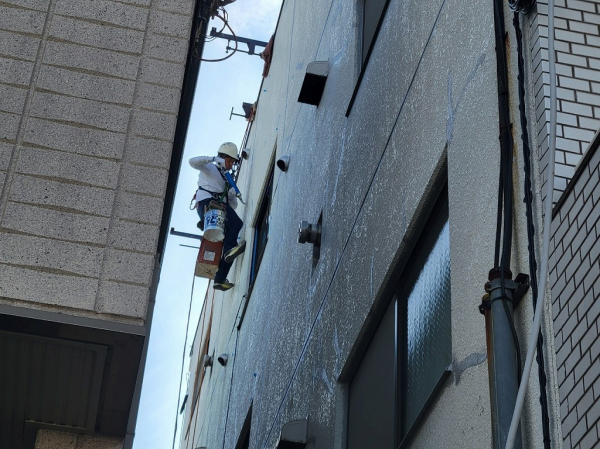 Sビル様の外壁塗装工事（ロープアクセス）