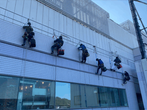大船駅ビル様　シーリング打ち替え工事