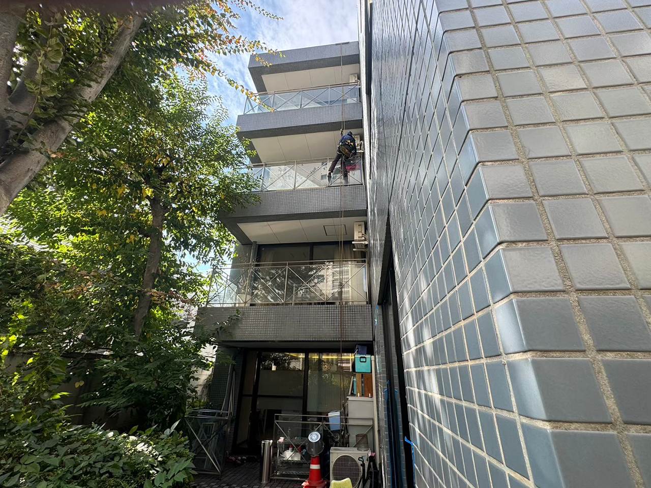 原宿Eビル様　東面・南面外壁工事