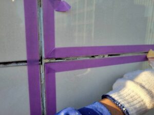 ビルの外壁パネルの目地シーリング打替え工事を行いました（無足場）