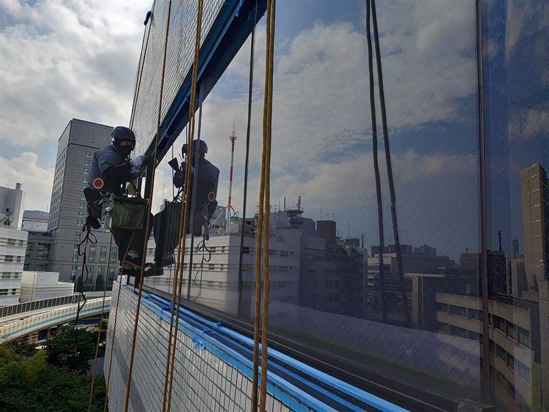 Yビル様外壁タイル打診調査及び8階一部シール工事｜ロープアクセス工法